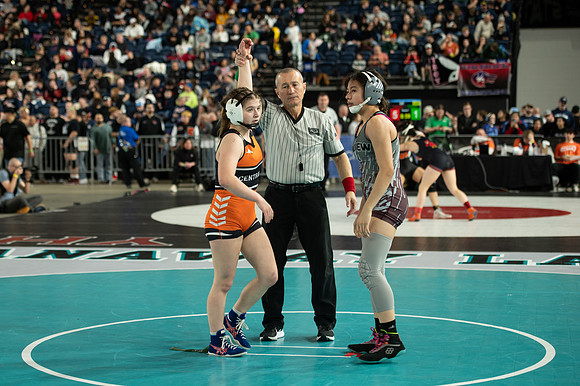 -Eva Reinitz (Centralia) defeated Heidy Larios Verduzco (Grandview) 190