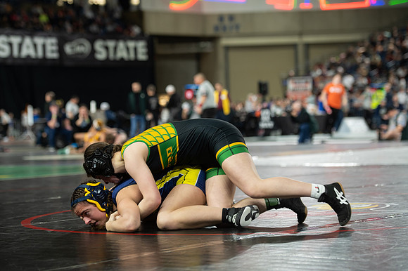 Laura Calzolari (Aberdeen (Girls)) defeated Vera Pope (Tumwater)-046