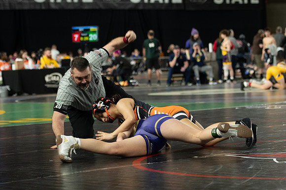Arisbeth Rojas-Ramirez (Centralia (Girls)) defeated Makinley Therien (Rogers (Spokane)-001