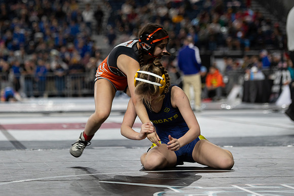 Lander Floch (Aberdeen (Girls)) defeated Sophia Hoyas (Centralia)-006