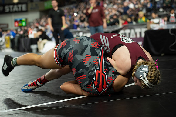Emily Mallonee (W. F. West (Girls)) defeated Jahaida Delgado (East Valley (Yakima)-050