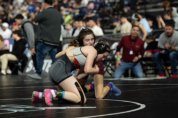 Lilly Hopkins (Orting) defeated Berkeley Varick (W. F. West)-084